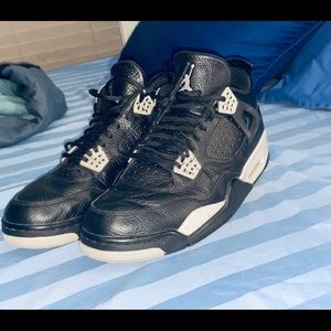 Air Jordan (Oreo) 4’s